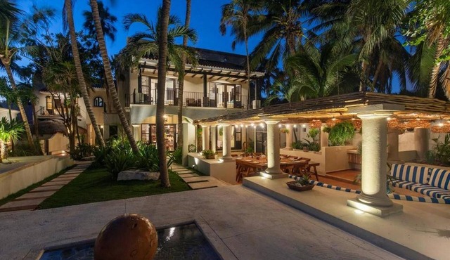 BEACHFRONT LUXURY VILLA ON A PRIVATE BAY