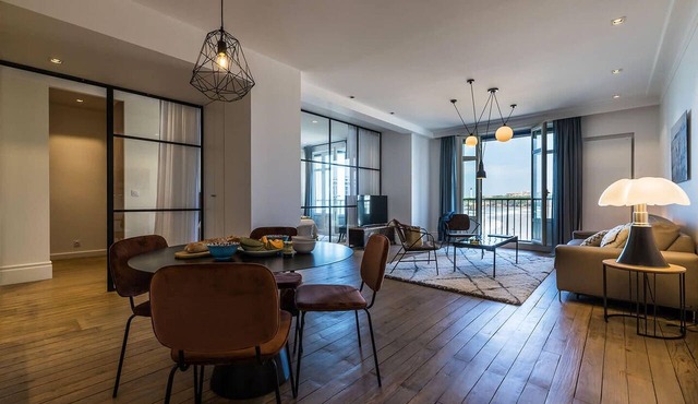 BEACHVIEW · KEYWEEK Beachfront Renovated Apartment with Parking in Biarritz