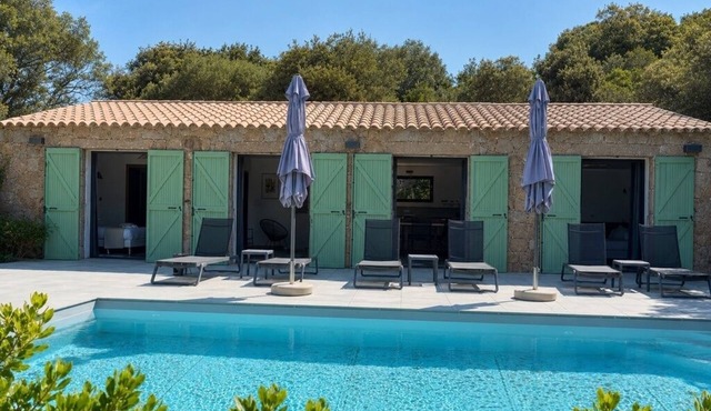 BEAUTIFUL VILLA NESTLED IN THE MAQUIS SWIMMING POOL LARGE TERRACE AND PETANQUE COURT