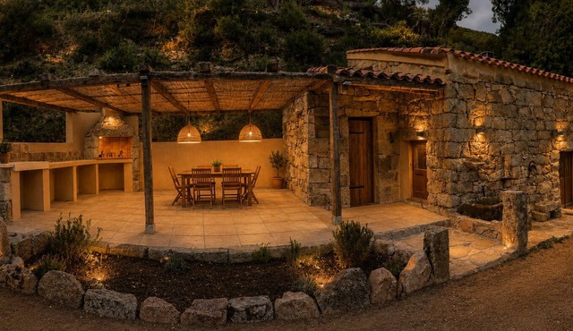 Bergerie di Pio in the heart of an olive grove facing the Aiguilles de Bavella peaks