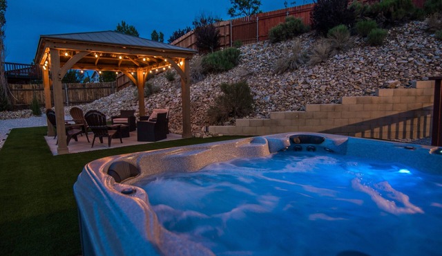 Big Bear Getaway w/Central AC, Hot Tub & Game Room