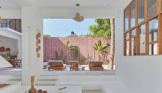 CASA OHMA, an elegant Maison de Charme with swimming pool in La Punta