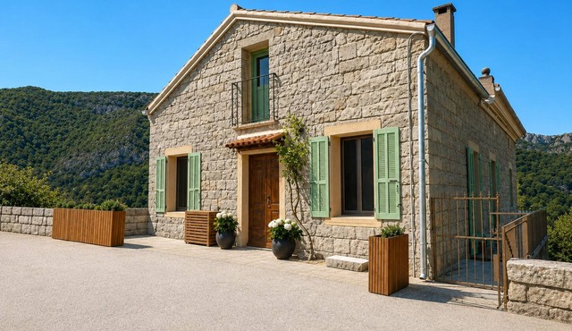 CASA ZITELLINI Charming village house in Zoza near the natural swimming pools