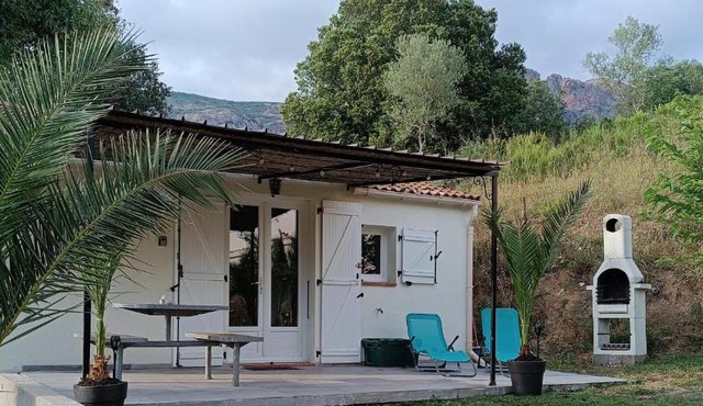 Charmante maisonnette situé au calme proche d'Ajaccio.