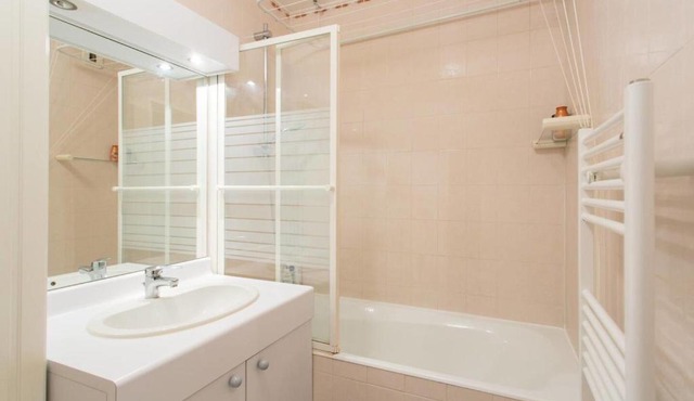Charming Apartment Near The Champ De Mars
