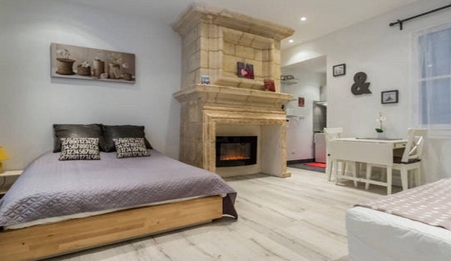 Charming Apartment/Rue Des Faussets/St Pierre * (2nd floor)