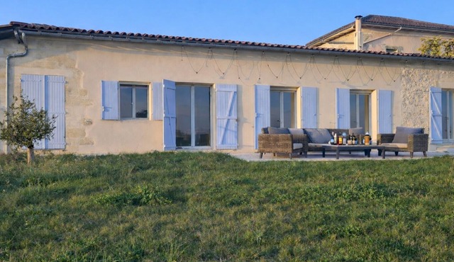 Charming house with vineyard view - 3 bedrooms - near Bordeaux & St-Émilion