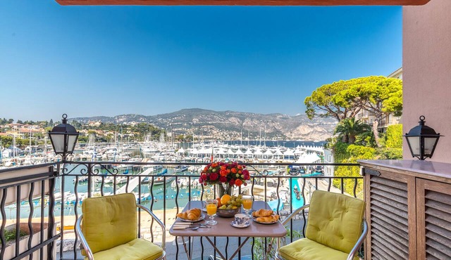 Charming apartment in the heart of Saint Jean.