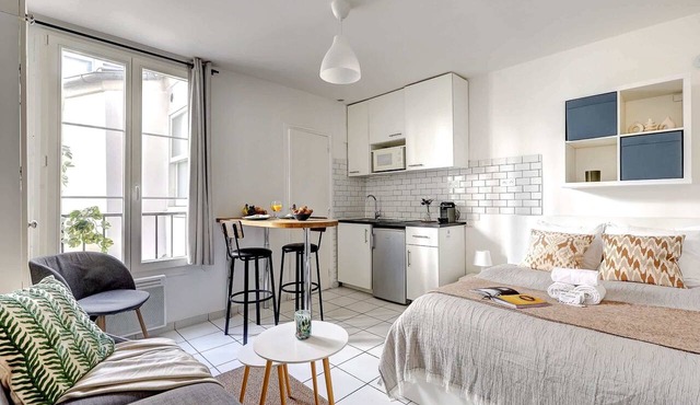 Charming Studio near Eiffel Tower for 2
