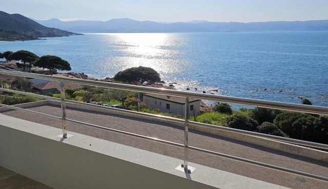 Chez Vicky, Set against the maquis and facing the sea, enjoy an idyllic stay