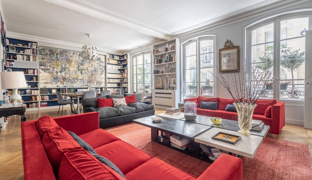 CHIC & Modern Apartment in the 7eme!