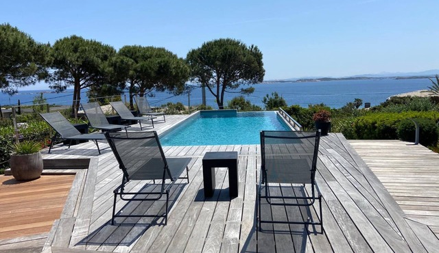 Completely renovated villa, sea view of the Lavezzi Islands with private pool