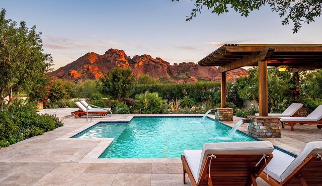 Desert Luxe Oasis/4BR/Camelback Mountain Views, Resort Pool and Spa