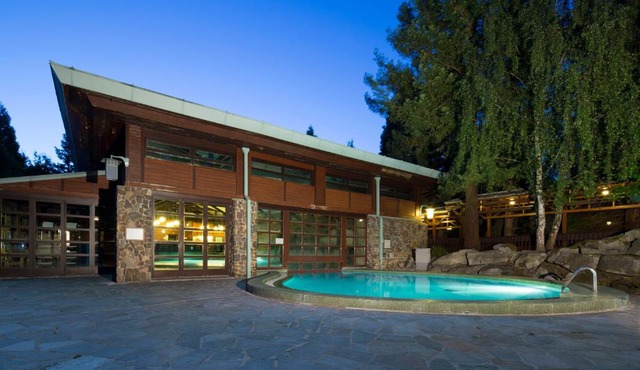 Disney Sequoia Lodge