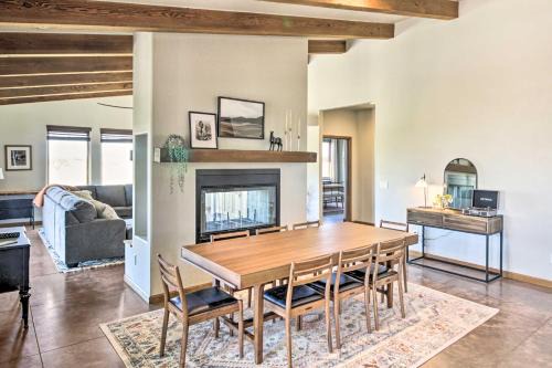 Dual-Unit Ranch in Elgin Wine Country!