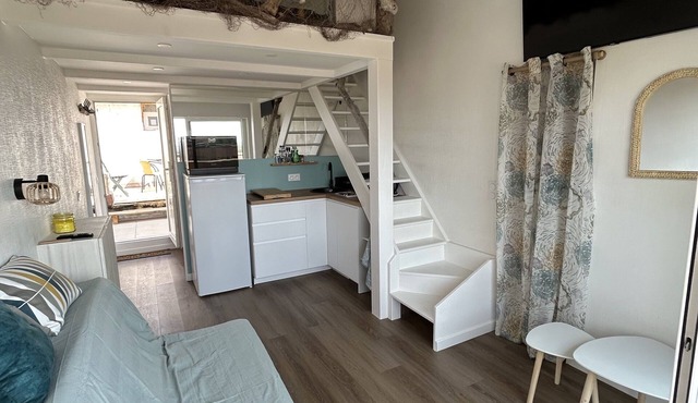 Duplex apartment with sea and pool view, 5-minute walk from the beach