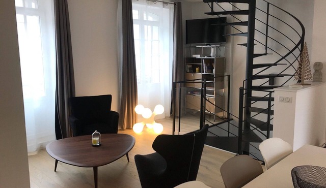 DUPLEX IN BEAUTIFUL TOUQUETTOISE, PROX. SHOPS & ST. JEAN STREET, 150M SEA FRONT