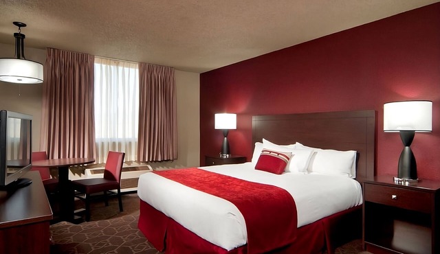 Edgewater Casino Resort, Sedona River View King Room, Free Onsite Parking