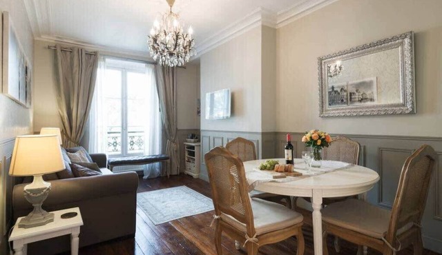 Elegant 1BR with Elevator | Near Arc de Triomphe