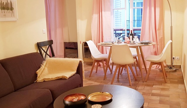 Elegant three-bedroom apartment in the heart of the Marais