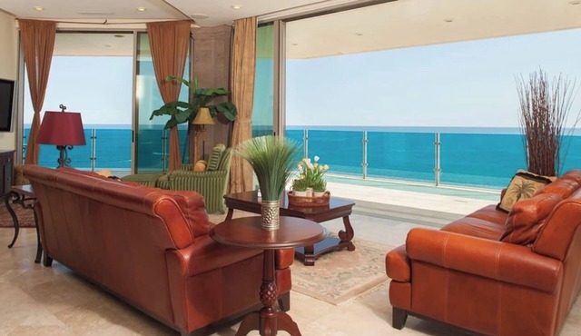 End Unit Penthouse at Esmeralda Private Jacuzzi