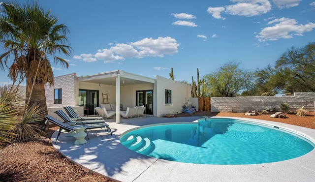 Graduation Stay-Foothills Home-Private Pool
