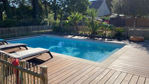 Grande maison familiale avec piscine et jardin
