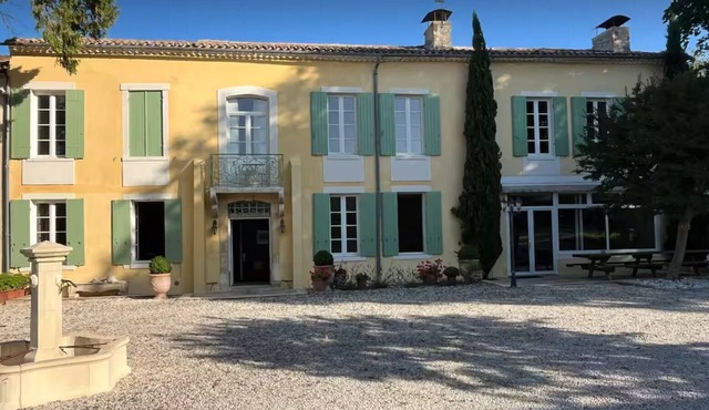 Grande Maison Familiale en Bord de Rivière