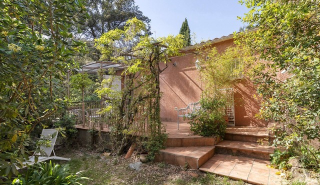 Ground-Floor Apartment in the Heart of a Large Wooded Park