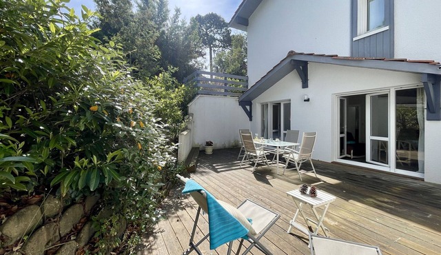 Ground-Floor T2 Cabin in Pyla with Large Terrace, Private Parking, 100m from Beach