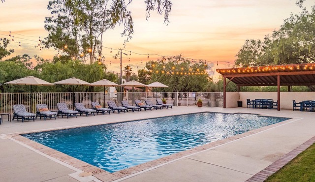 Guest Ranch with Pool & Pickleball Solana #1