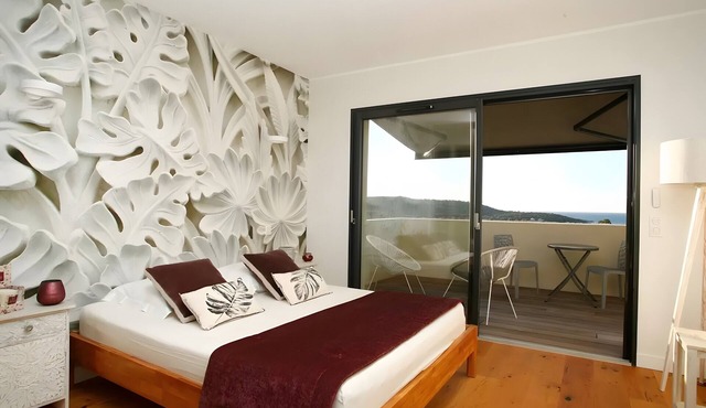 Guest Room “Chambre Albatre” with Sea View, Wi-Fi and Air Conditioning