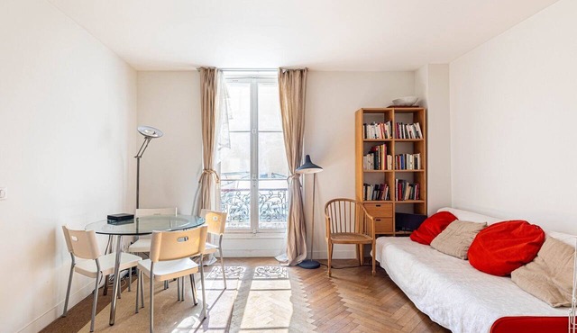 GuestReady - Sunlit Serenity near Montmartre