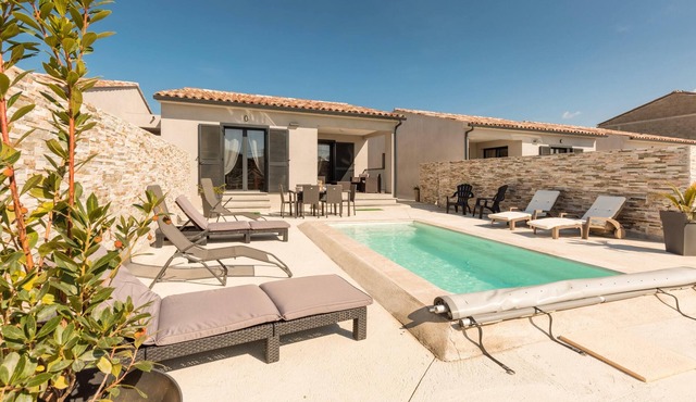 Homerez - 100 m away from the beach! Nice villa for 4 ppl. with swimming-pool
