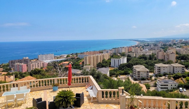 Homerez - Apt with view in Bastia.