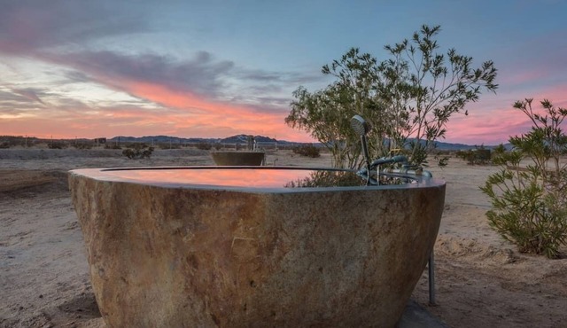 House 3 Tamarisk · Tamarisk House 4bd/4ba w/Yoga Room & Hot Springs