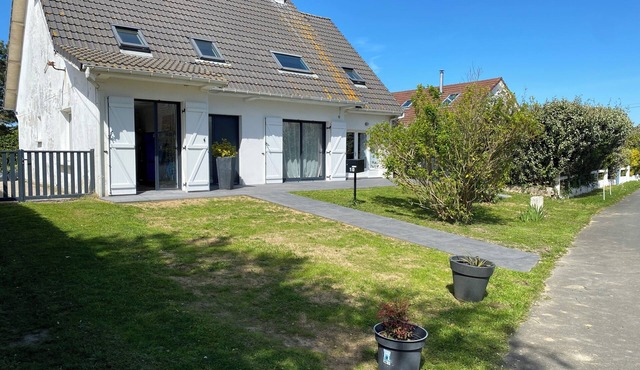 HOUSE with private pool, garden, 500m from the beach