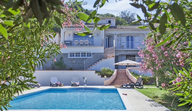 Isolella/Villa sea view/swimming pool/sandy beach 200m