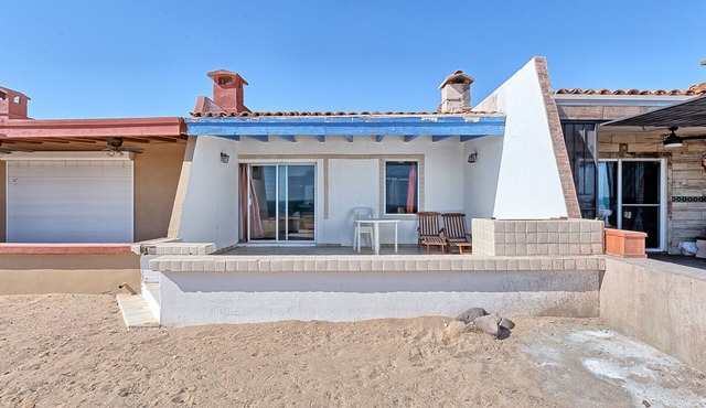 La Gaviota – Beachfront, Sleeps 6, Rocky Point