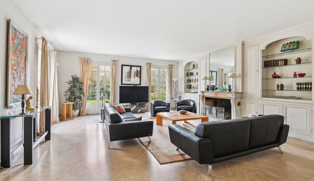 La Maison des Rois - With garden and Jacuzzi
