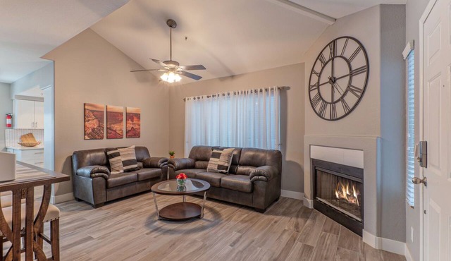 LAKE View Condo: Comm Htd POOL, Spa, Pickleball Cts, King Beds & TVs Both BRs