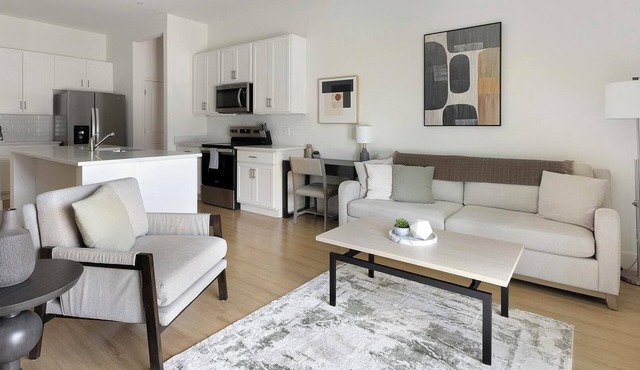 Landing | Amazing 2BD, Pool
