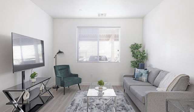 Landing | Incredible 1BD, Gym, Clubhouse