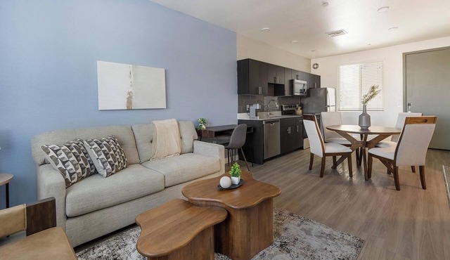 Landing | Spectacular 2BD, Yoga Studio, Pool