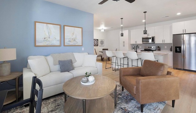 Landing | Spectacular 2BD, Gym, Pool