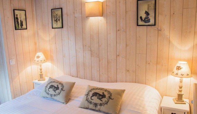 le repere des cigognes with access to lounge
