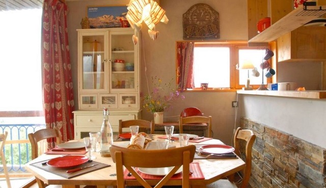 Les Arcs 1800: charming apartment in residence