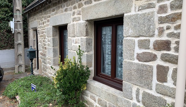 Longére A Larmor-Plage, authentic charm of the stone.