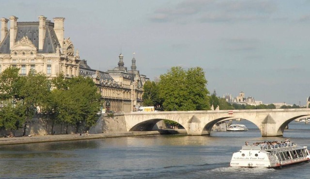 LUXE- 250 M2 PARISIAN ELEGANCE LOCATED NEXT TO LOUVRE AT RUE SAINT HONORE