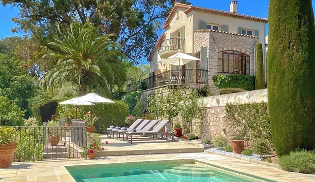 LUXURY 3 BED VILLA with AMAZING VIEW and PRIVATE HEATED POOL in GORGEOUS GARDENS